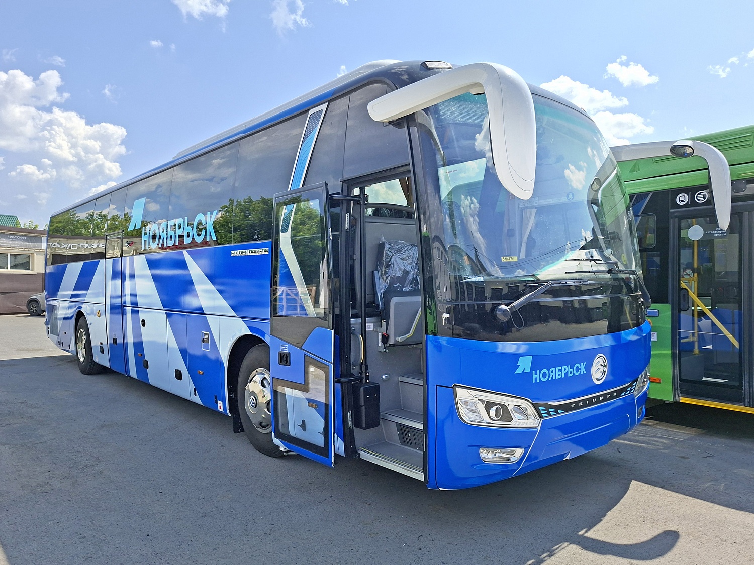 Автобус Golden Dragon XML6122J MAXIM